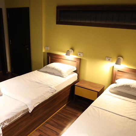 Hotel Hiserra Prizren Extérieur photo
