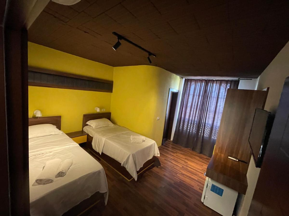 Hotel Hiserra Prizren Extérieur photo