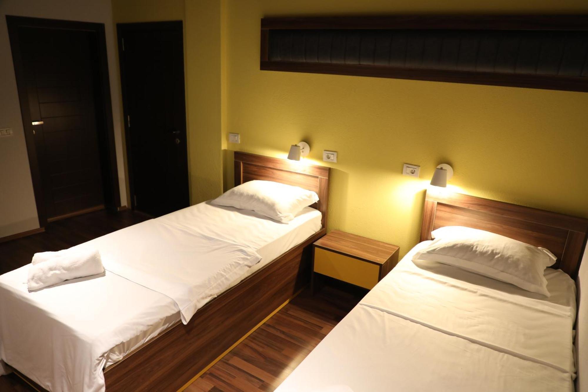 Hotel Hiserra Prizren Extérieur photo