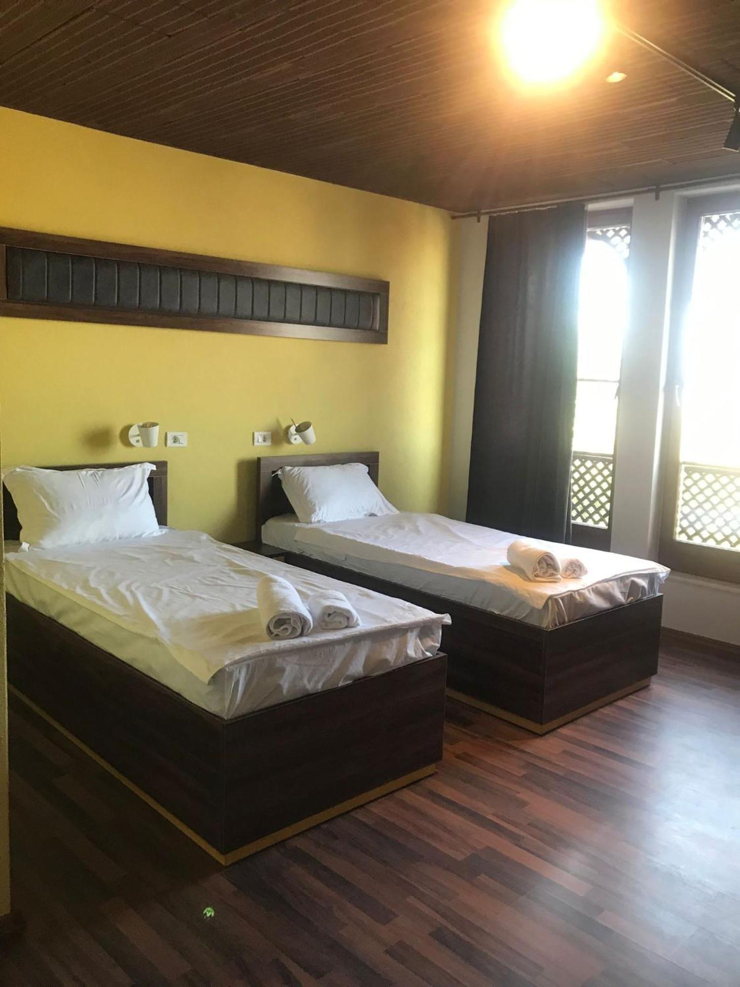 Hotel Hiserra Prizren Extérieur photo