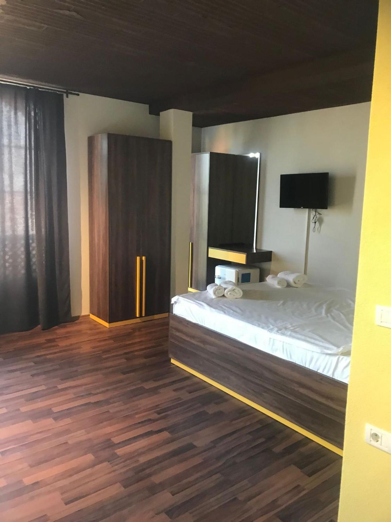 Hotel Hiserra Prizren Extérieur photo