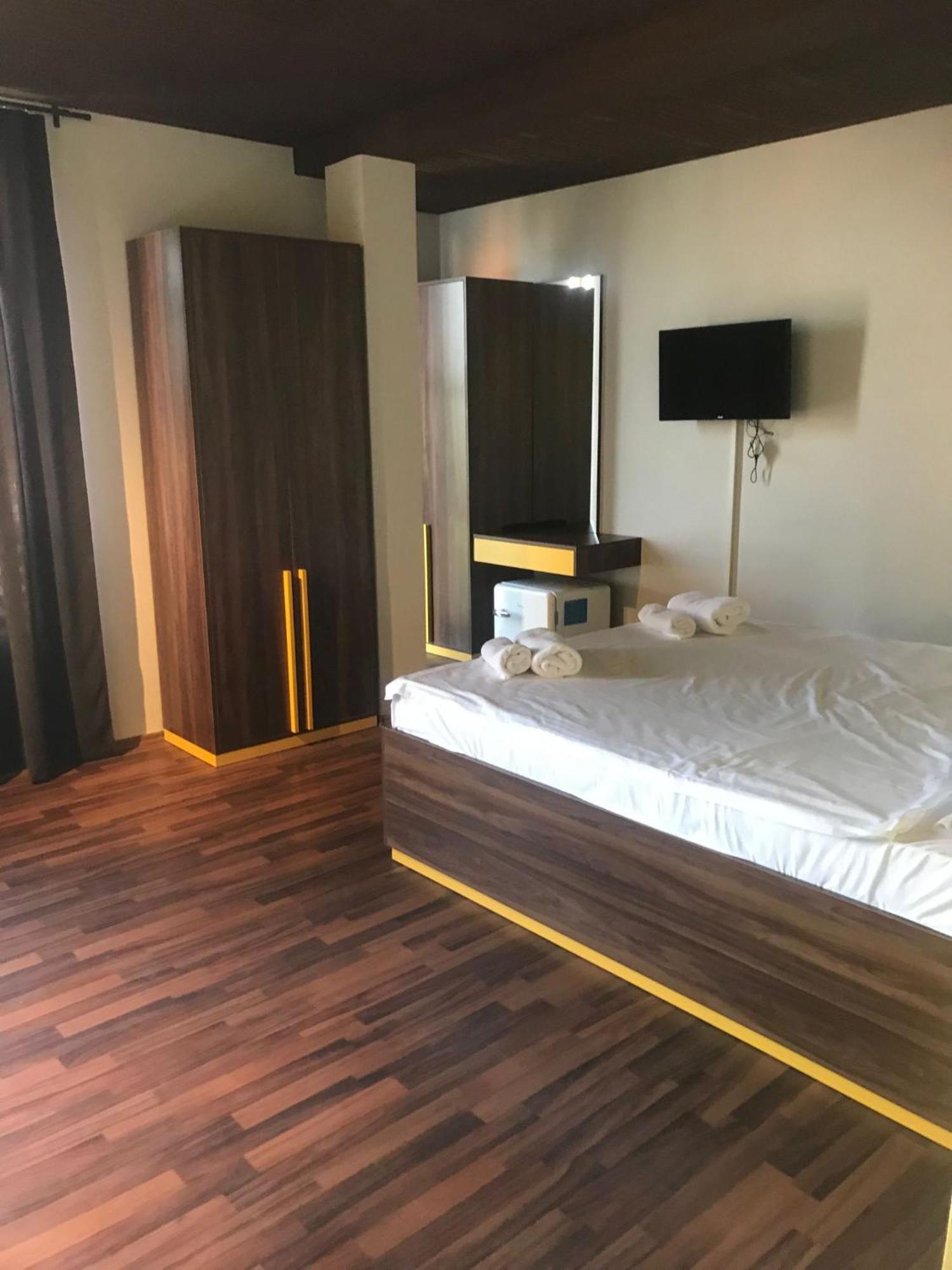 Hotel Hiserra Prizren Extérieur photo
